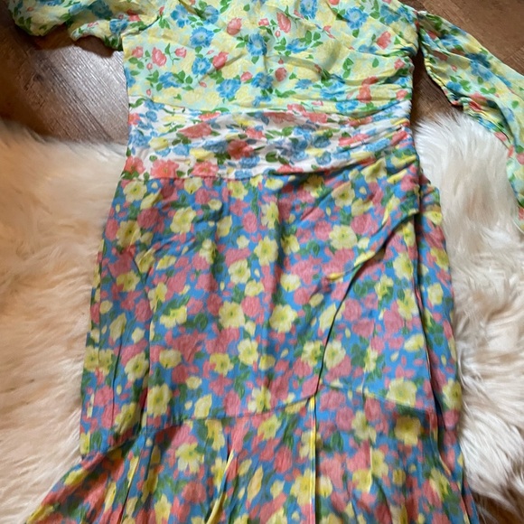 AUMR | Jaylah Dress - Picture 3 of 5